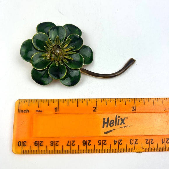 Enamel Vintage Brooch Flower Pin Green Petals & Green Stamen with Pearl - Picture 4 of 6